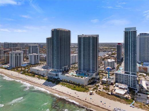 Residential complexes in Hallandale, Broward County