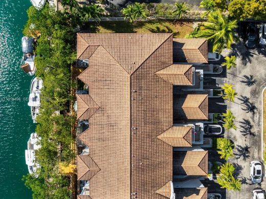 Townhouse in North Miami, Miami-Dade