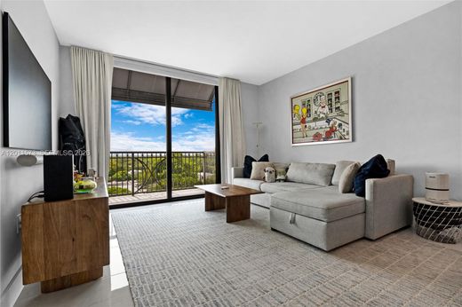 Residential complexes in Coral Gables, Miami-Dade