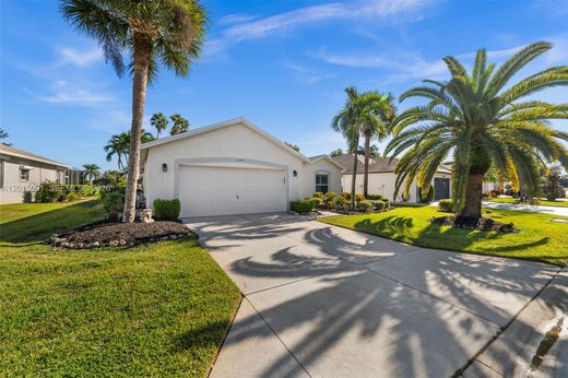 Willa w Estero, Lee County