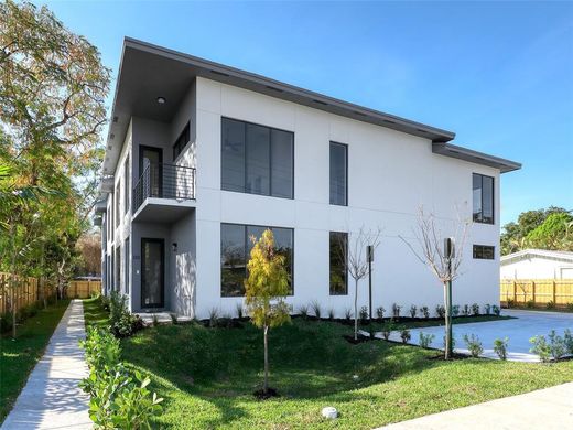 Townhouse in Oakland Park, Broward County