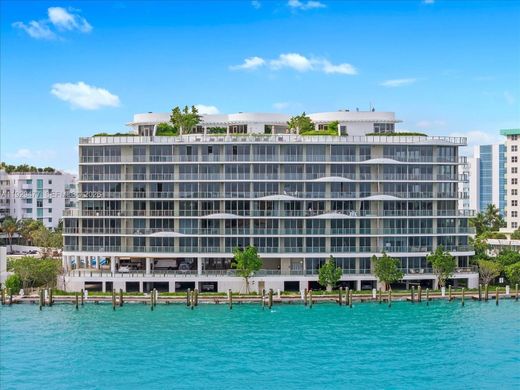 Residential complexes in Bay Harbor Islands, Miami-Dade