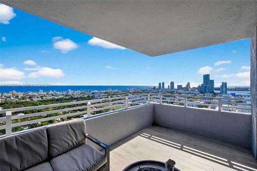 Residential complexes in Miami Beach, Miami-Dade