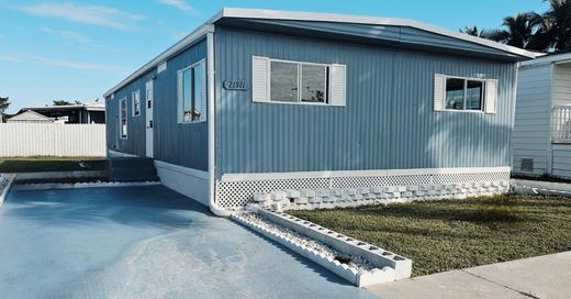 Willa w Pembroke Pines, Broward County