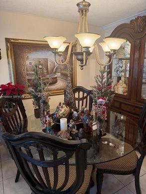 Villa Hialeah, Miami-Dade County