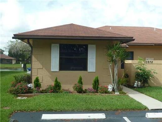 Townhouse in Sunrise, Broward County