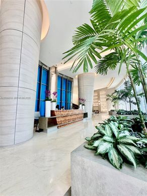 Complexes résidentiels à Sunny Isles Beach, Comté de Miami-Dade