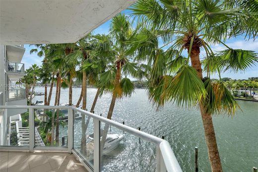 Residential complexes in Miami Beach, Miami-Dade