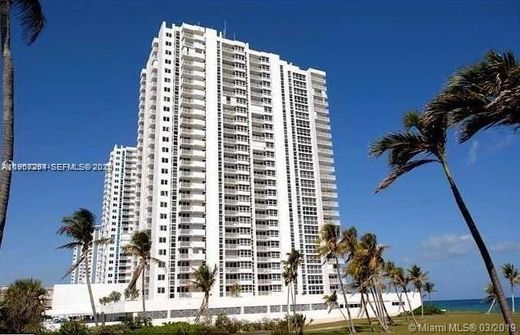 Residential complexes in Pompano Beach, Broward County