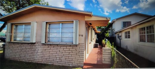 Villa - Hialeah, Miami-Dade County