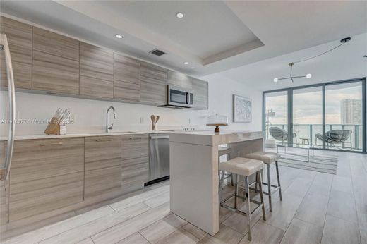 ‏בניין ב  מיאמי, Miami-Dade County