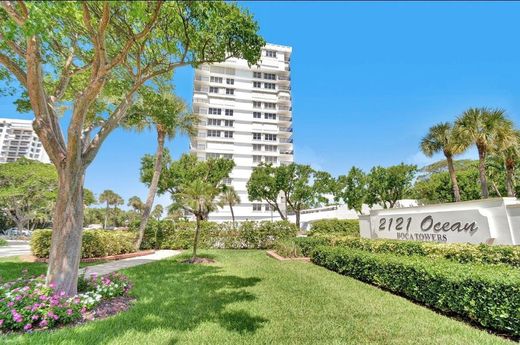 Residential complexes in Boca Raton, Palm Beach