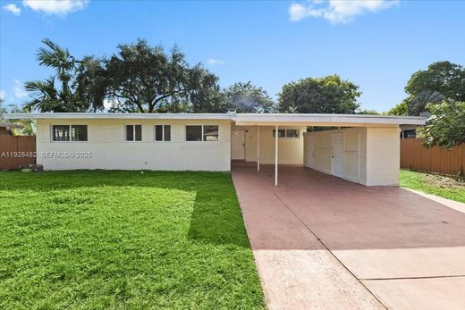 マイアミガーデンズ, Miami-Dade Countyのヴィラ