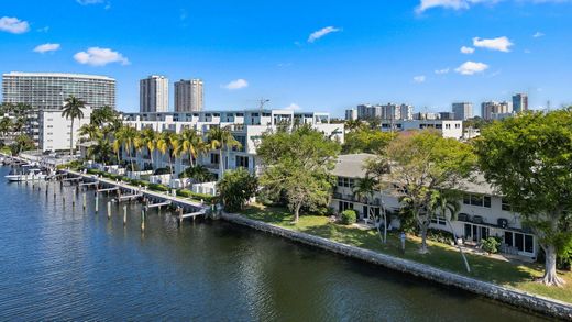 Residential complexes in Pompano Beach, Broward County