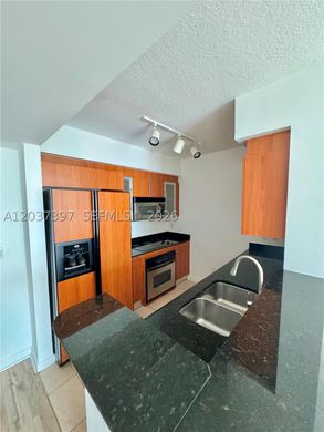Residential complexes in Miami, Miami-Dade