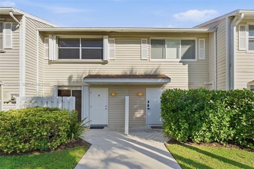 Villa - Pompano Beach, Broward County