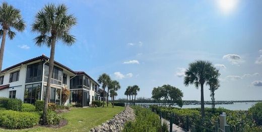 Residential complexes in Stuart, Martin County