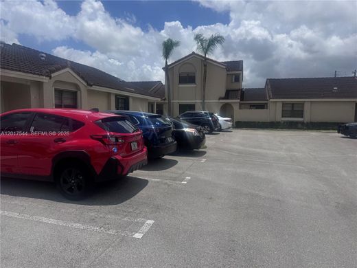 Casa adosada en Hialeah, Miami-Dade County