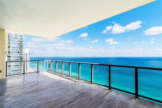 Residential complexes in Sunny Isles Beach, Miami-Dade
