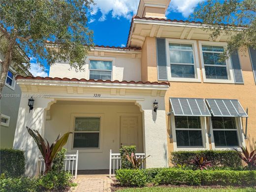 Townhouse in Sunrise, Broward County
