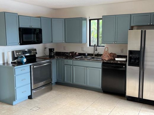 Townhouse in Palm Springs, Palm Beach