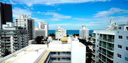 Residential complexes in Miami Beach, Miami-Dade