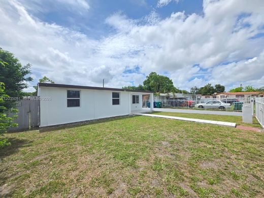 Villa - Miami Heights Trailer Park, Miami-Dade County
