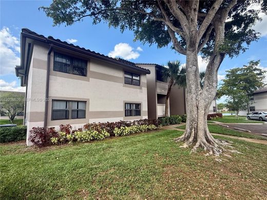 Residential complexes in Sunrise, Broward County