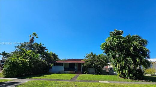 Villa in Miami Springs, Miami-Dade