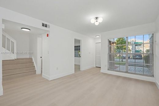 Townhouse in Cooper City, Broward County