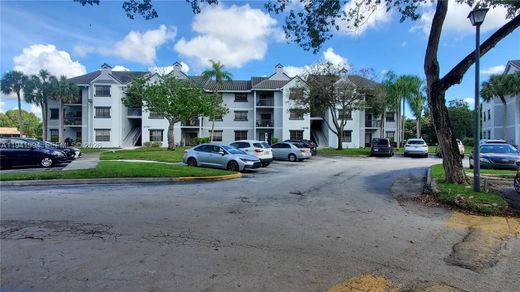 Residential complexes in Coral Springs, Broward County