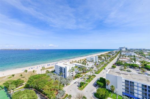 Residential complexes in Lauderdale by the sea, Broward County