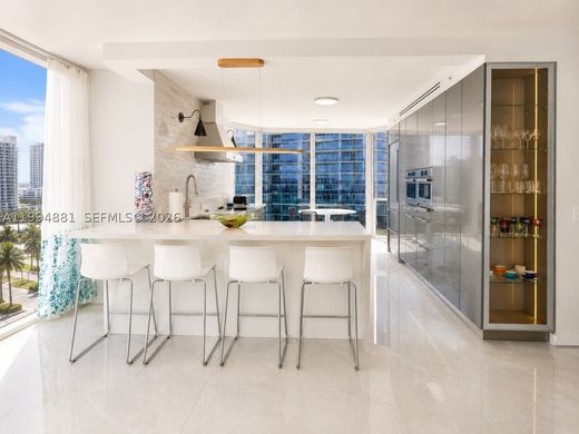 Жилой комплекс, Sunny Isles Beach, Miami-Dade County