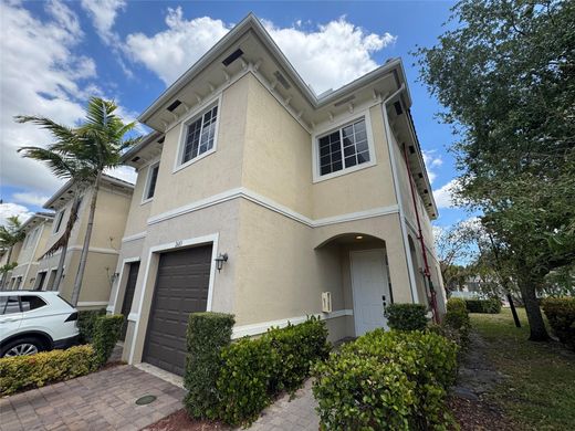 Townhouse in Miramar, Broward County