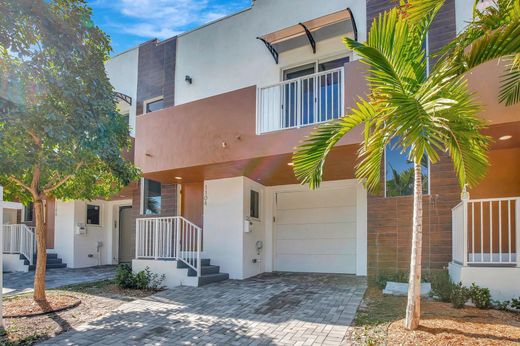 Townhouse in Hollywood, Broward County