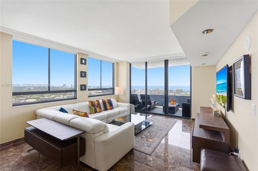 Residential complexes in Miami Beach, Miami-Dade