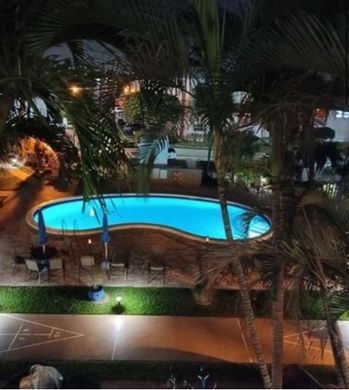 Lauderdale-by-the-Sea, Broward Countyのアパートメント・コンプレックス