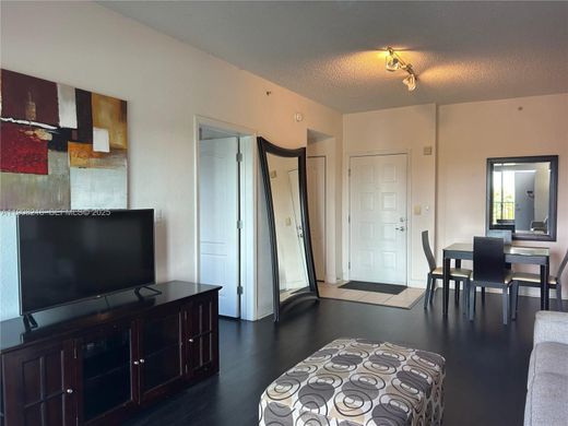 مجمع شقق ﻓﻲ South Miami, Miami-Dade County