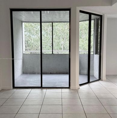 مجمع شقق ﻓﻲ ميامي، فلوريدا, Miami-Dade County