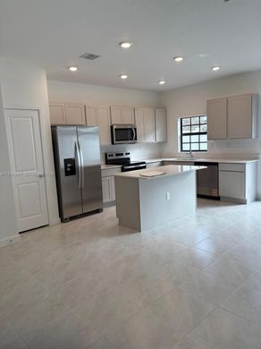 Townhouse - Florida City, Miami-Dade County
