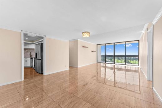 Residential complexes in West Palm Beach, Palm Beach