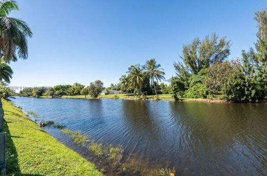 城市独宅  Hialeah, Miami-Dade County