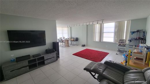 Sunny Isles Beach, Miami-Dade Countyのアパートメント・コンプレックス