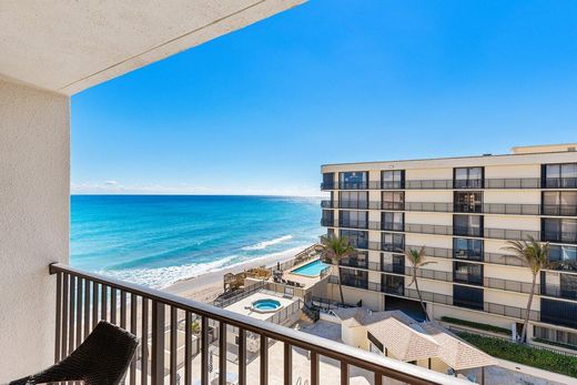 Residential complexes in South Palm Beach, Palm Beach