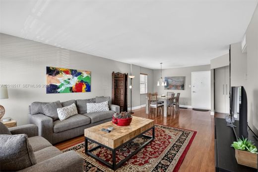Residential complexes in Hallandale, Broward County