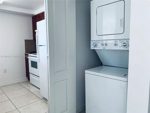 Residential complexes in Miami, Miami-Dade
