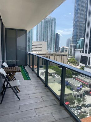 Kamienica w Miami, Miami-Dade County