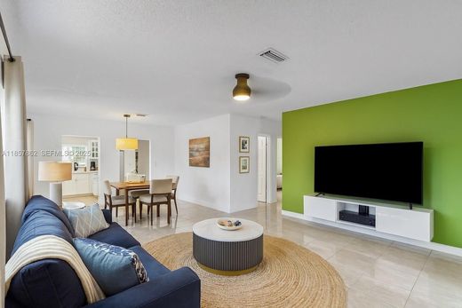 Villa in Oakland Park, Broward County