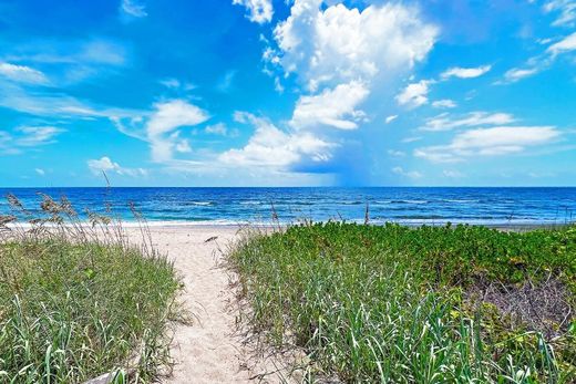 Residential complexes in Jensen Beach, Martin County