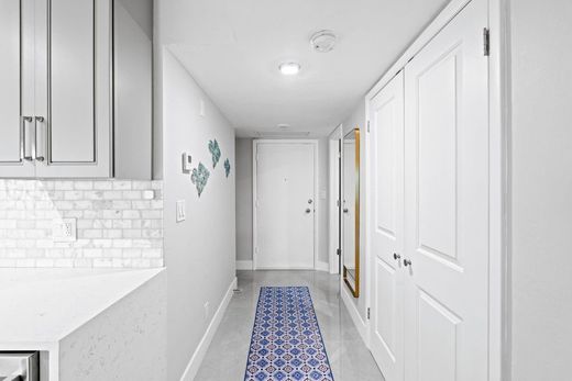 Residential complexes in Fort Lauderdale, Broward County